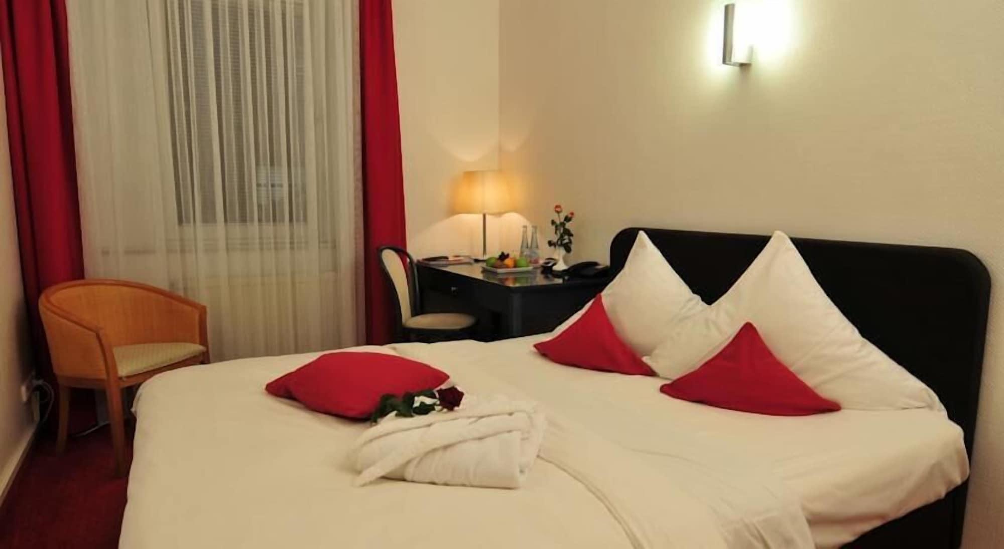 Cerano City Hotel Koeln Am Dom Esterno foto