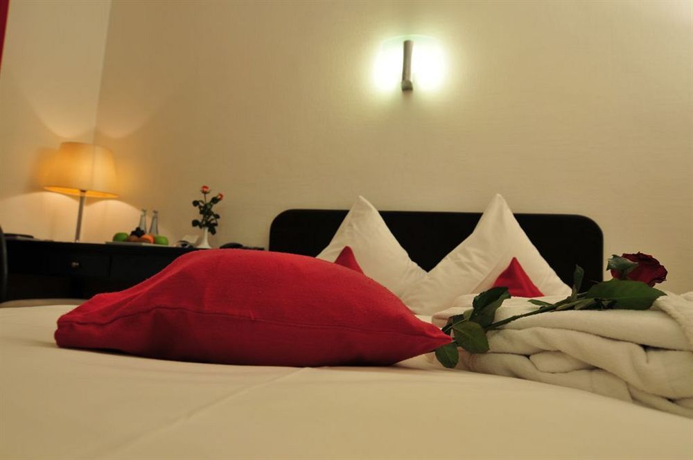Cerano City Hotel Koeln Am Dom Esterno foto