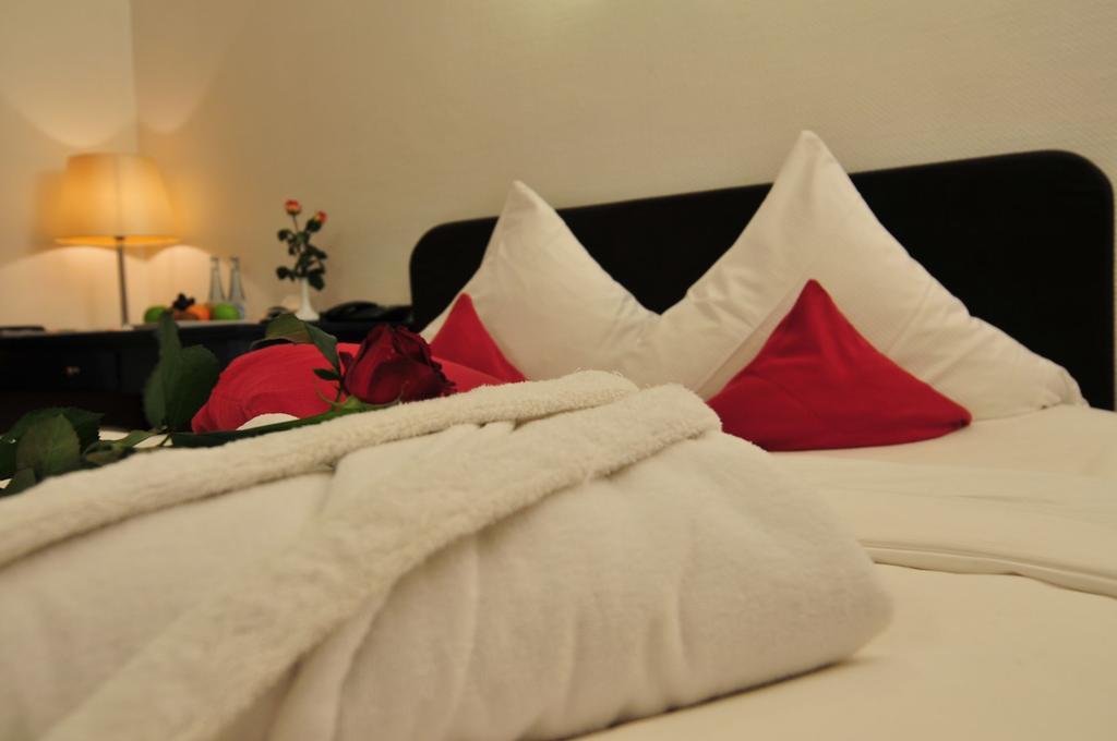 Cerano City Hotel Koeln Am Dom Esterno foto